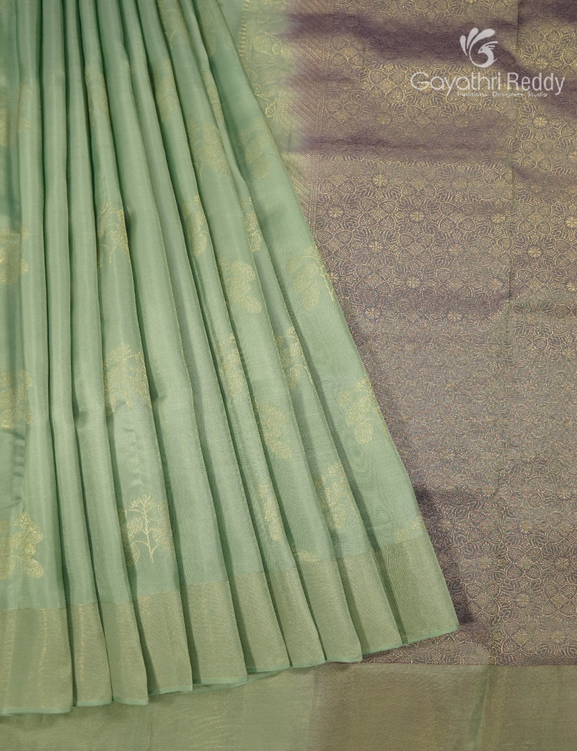 Pure Kanchipuram Silk Saree in Pista Green ( Small Borders )