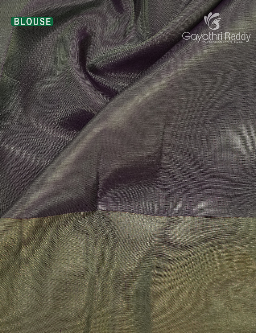 Pure Kanchipuram Silk Saree in Pista Green ( Small Borders )