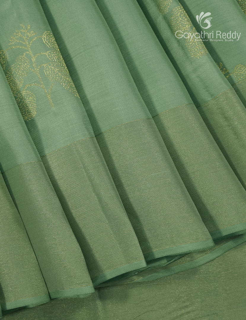 Pure Kanchipuram Silk Saree in Pista Green ( Small Borders )