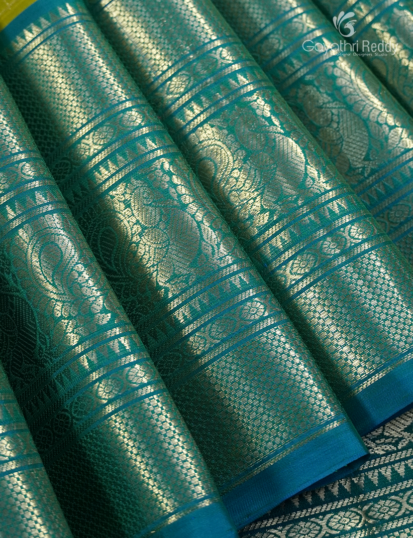Pure Kanchipuram Vintage Silk Saree in Mehendi Green and Teal Blue