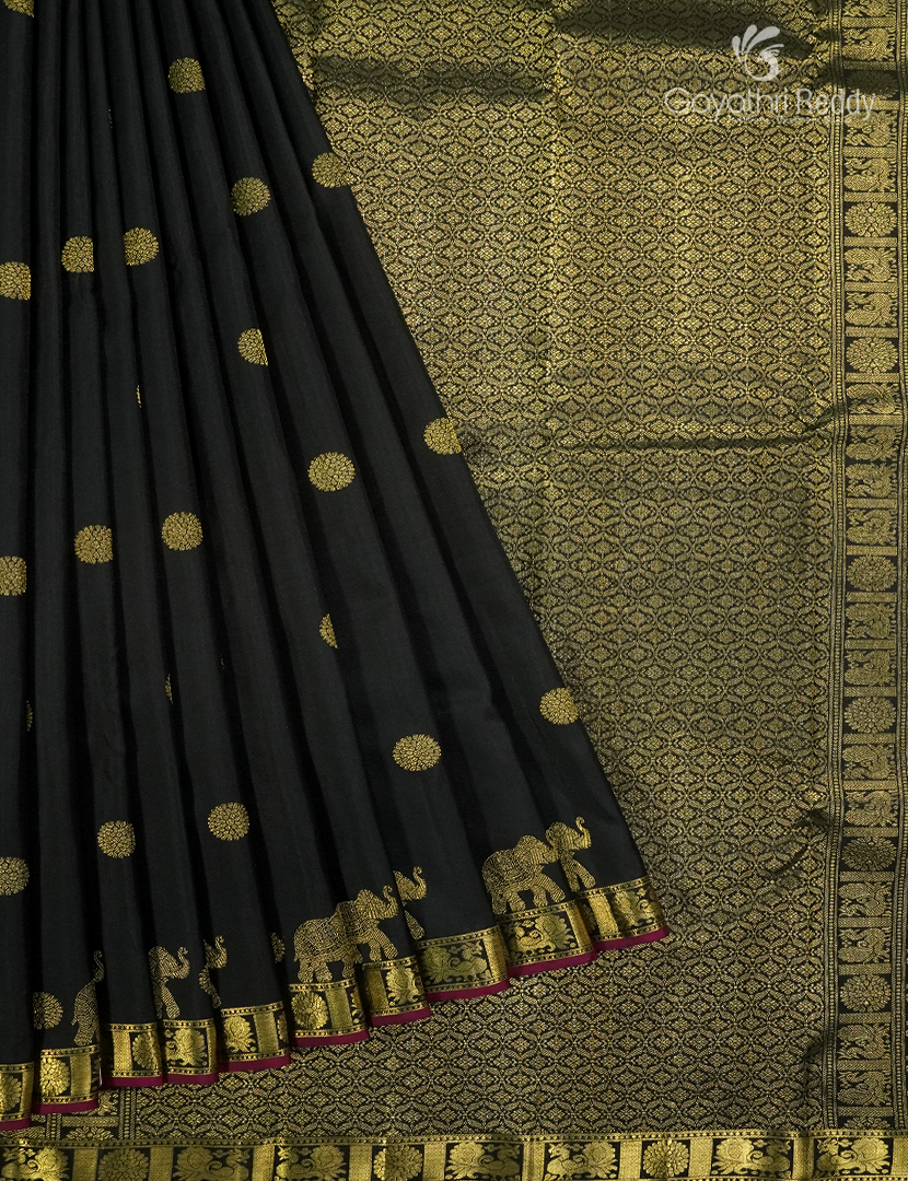 Pure Kanchipuram Vintage Silk Saree in Black and Red