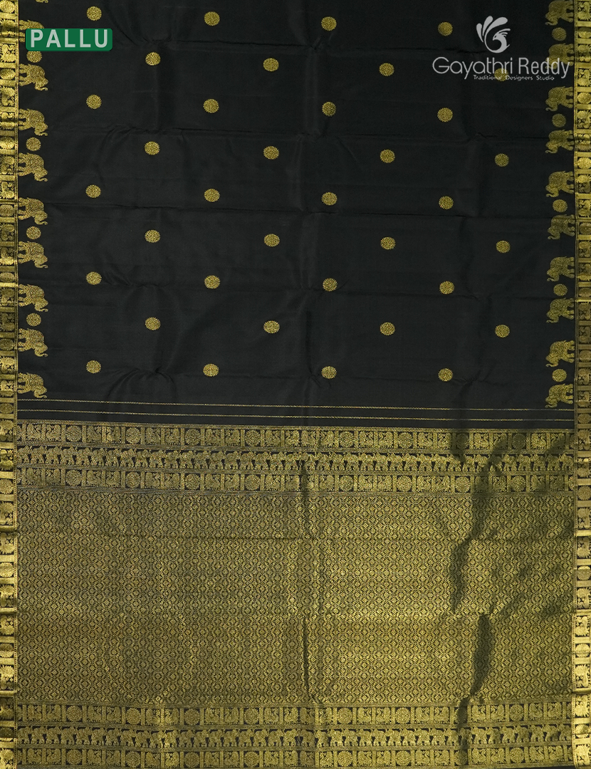 Pure Kanchipuram Vintage Silk Saree in Black and Red