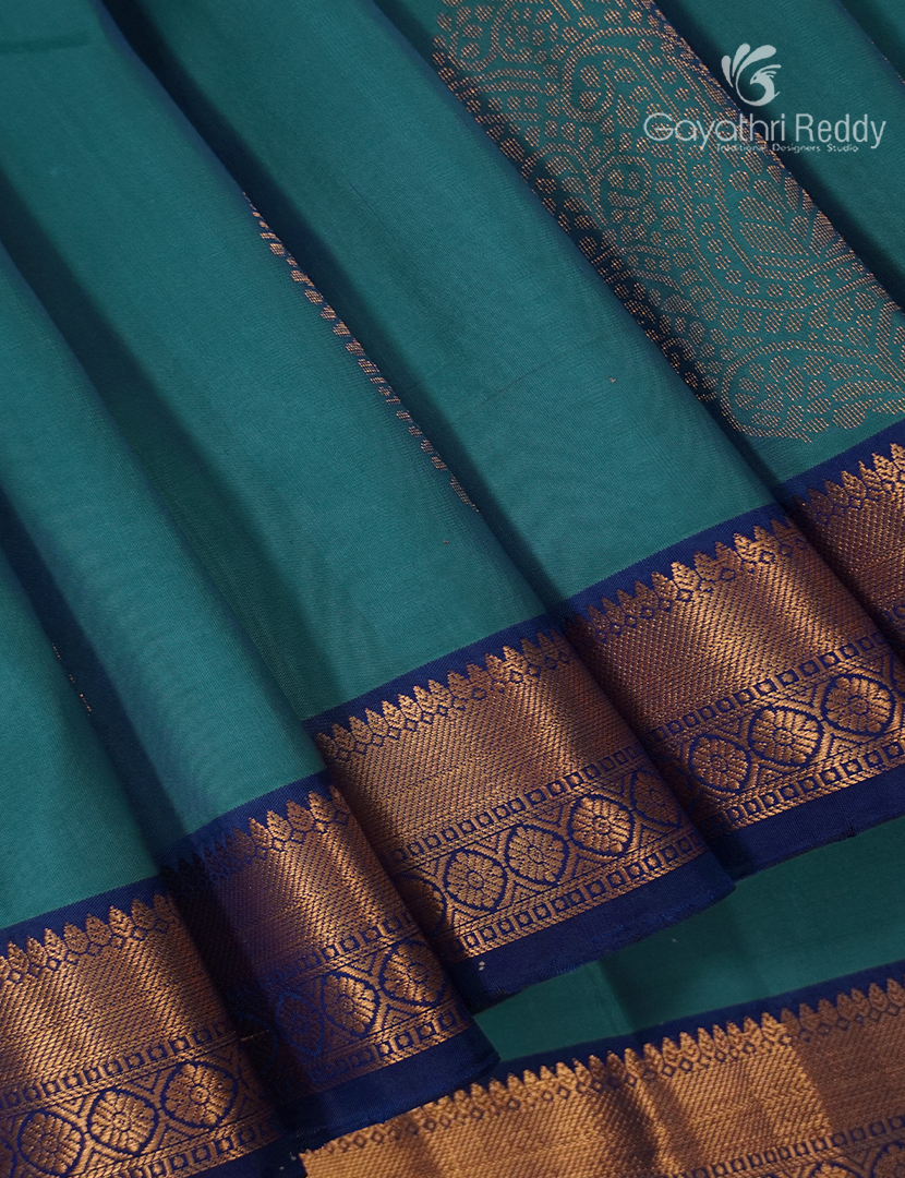 Pure Kanchipuram Silk Saree in Sea Blue and Violet