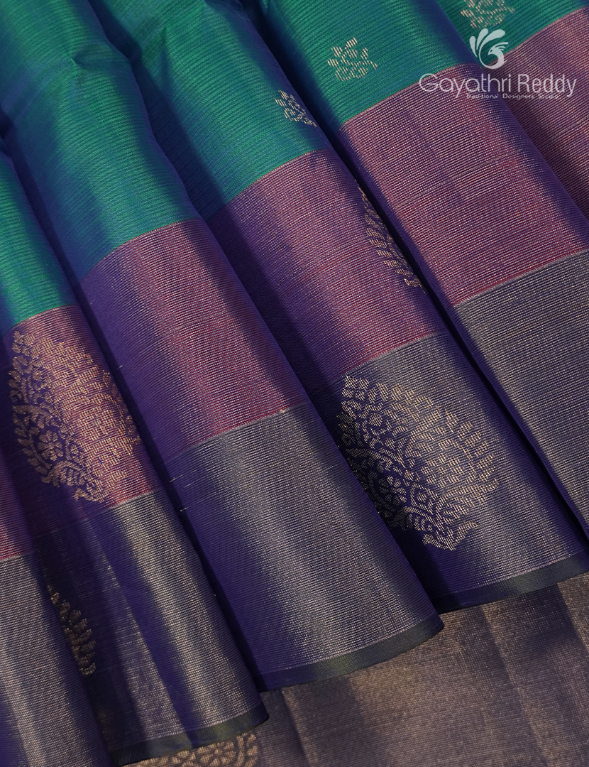 Pure  Kanchipuram Light Weight Silk Saree in Rama Green and Ash Grey