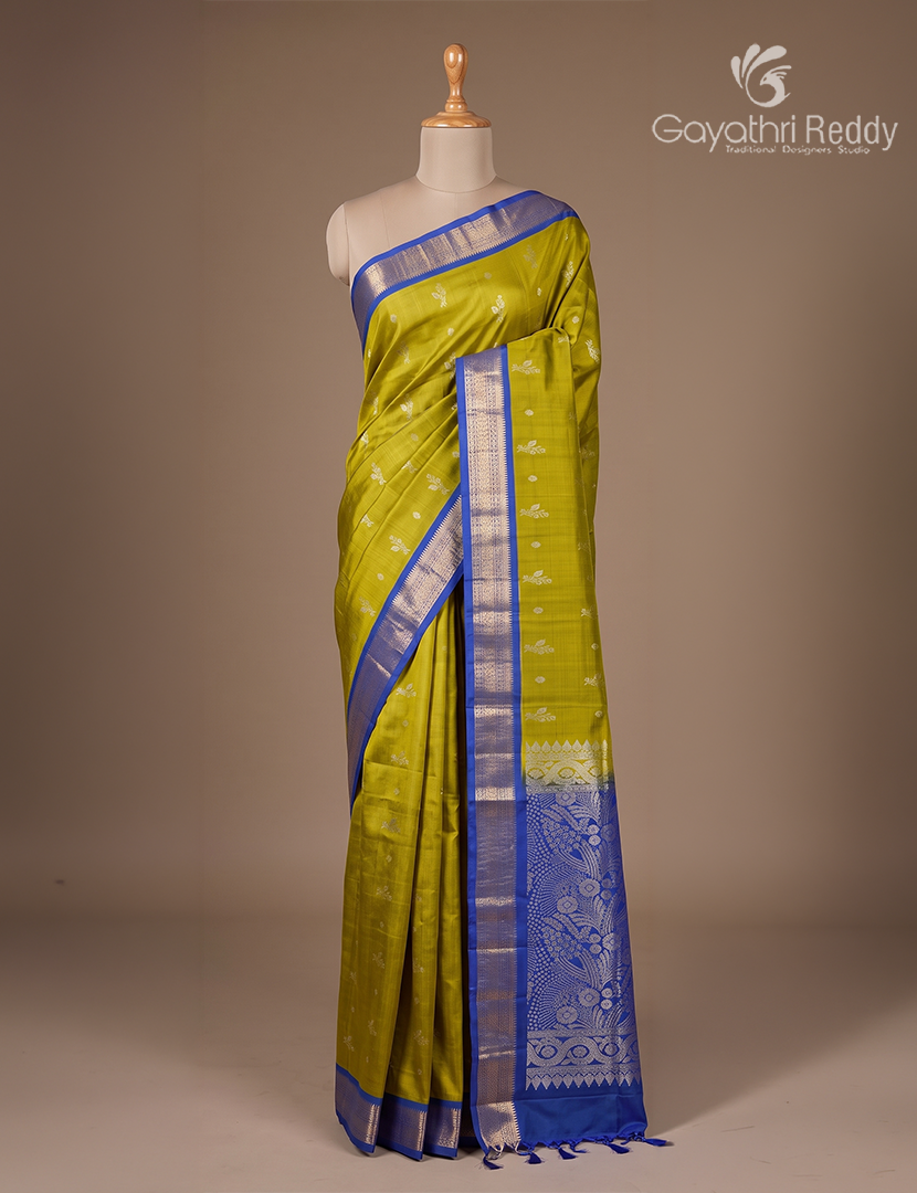 Light weight kanchipuram Silk  Saree in Mehendi Green and Purple