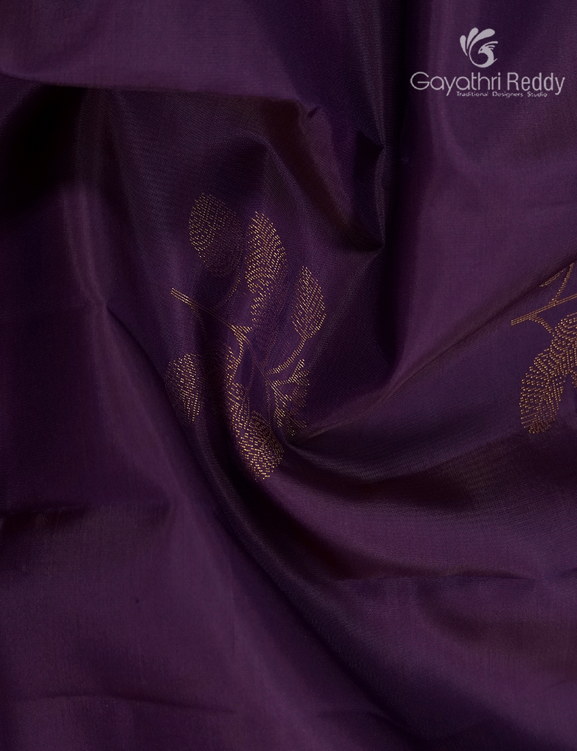 Pure Kanchipuram Silk Saree in Deep Jamun( Small Borders )