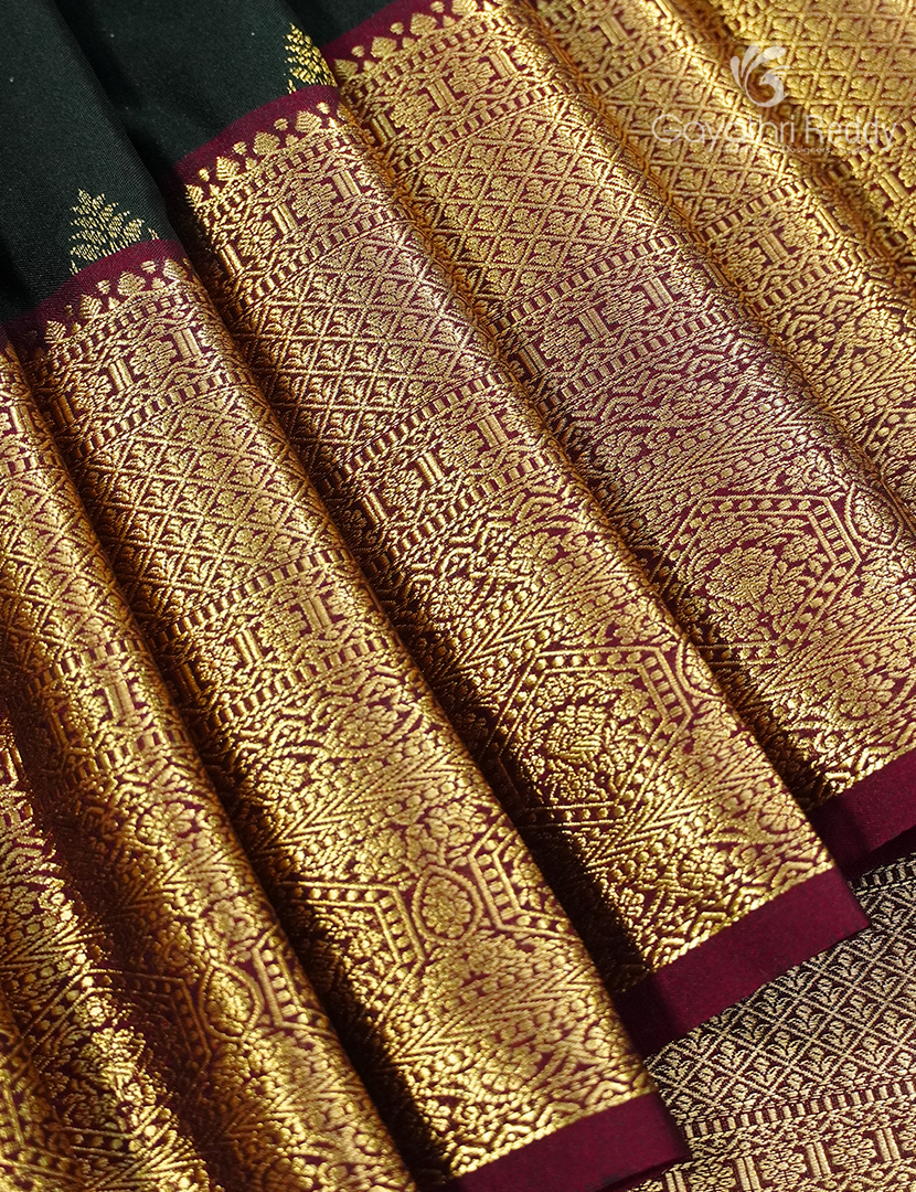 Semi Kanchipuram Silk Saree in Deep Moss Green and Deep Maroon