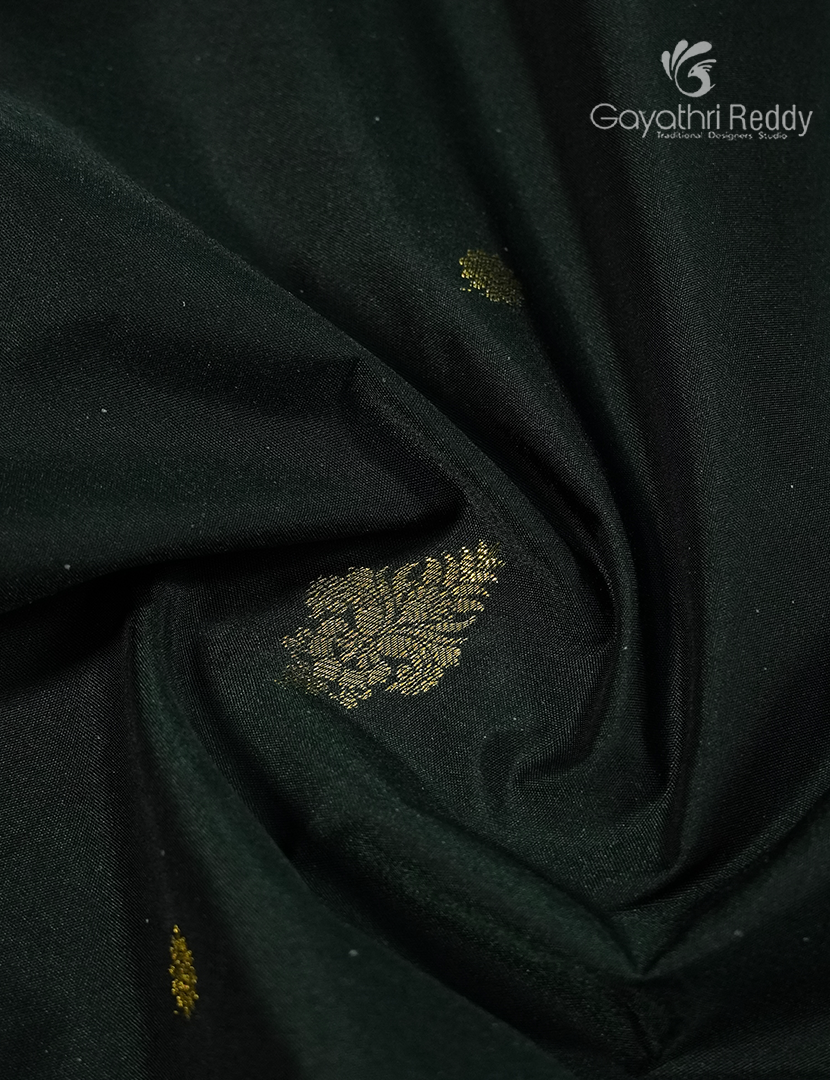 Semi Kanchipuram Silk Saree in Deep Moss Green and Deep Maroon