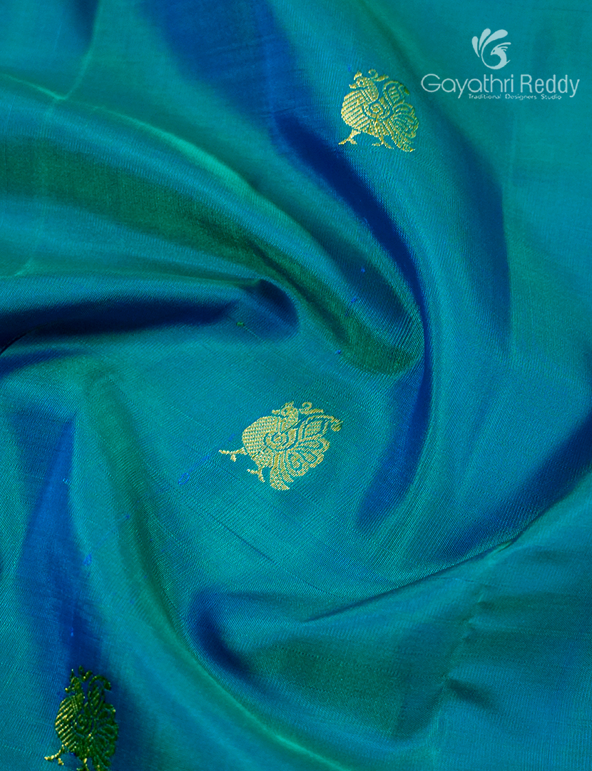 Pure Kanchipuram Silk Saree in Deep Rama Green and Sea Blue (Medium Borders )