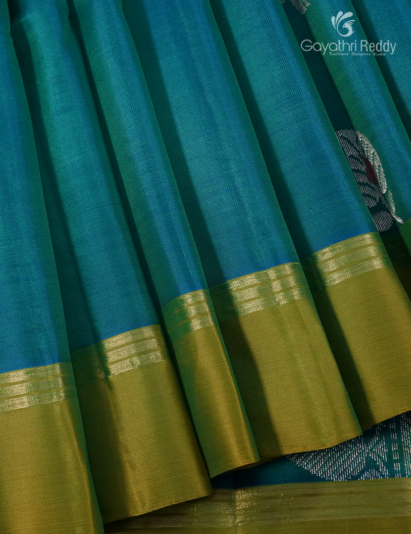 Light weight Kanchipuram Silk Saree in Peacock Green