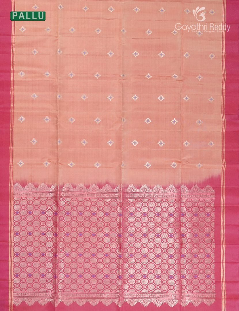 Light weight Kanchipuram Silk Saree in Light Peach and Deep Pink