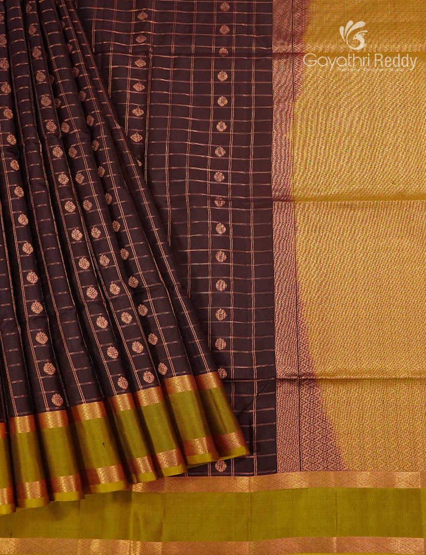 Pure Kanchipuram Vintage Silk Saree in Brown and Mehendi Green