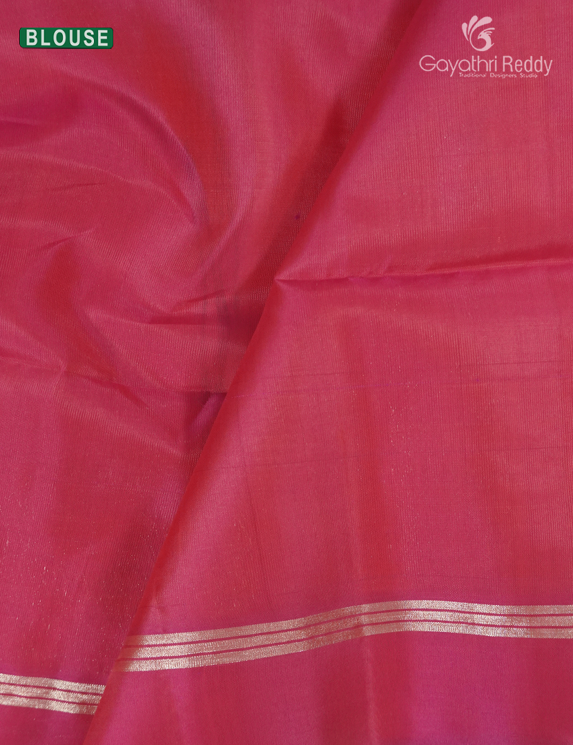 Light weight Kanchipuram Silk Saree in Light Peach and Rani Pink