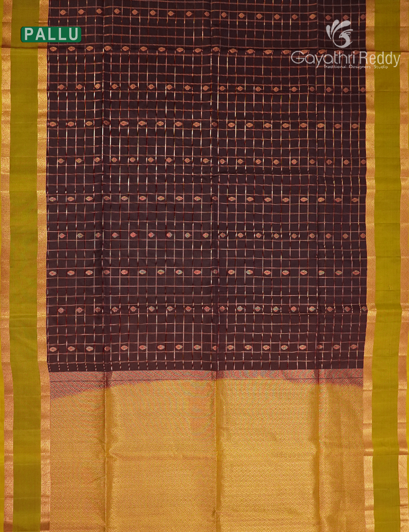 Pure Kanchipuram Vintage Silk Saree in Brown and Mehendi Green