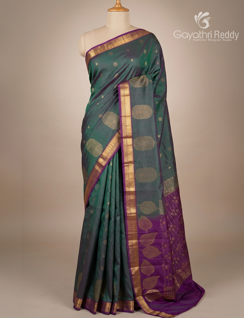 Pure Kanchipuram Silk Saree in Mehendi Green and Magents