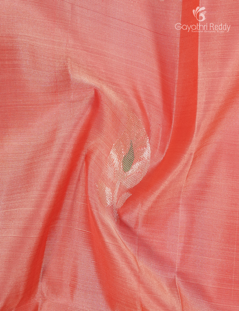 Light weight Kanchipuram Silk Saree in Light Peach and Rani Pink