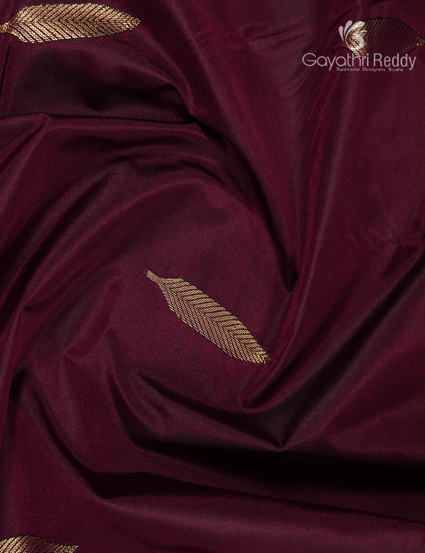 Semi Kanchipuram Silk Saree in Maroon and Bottle Green