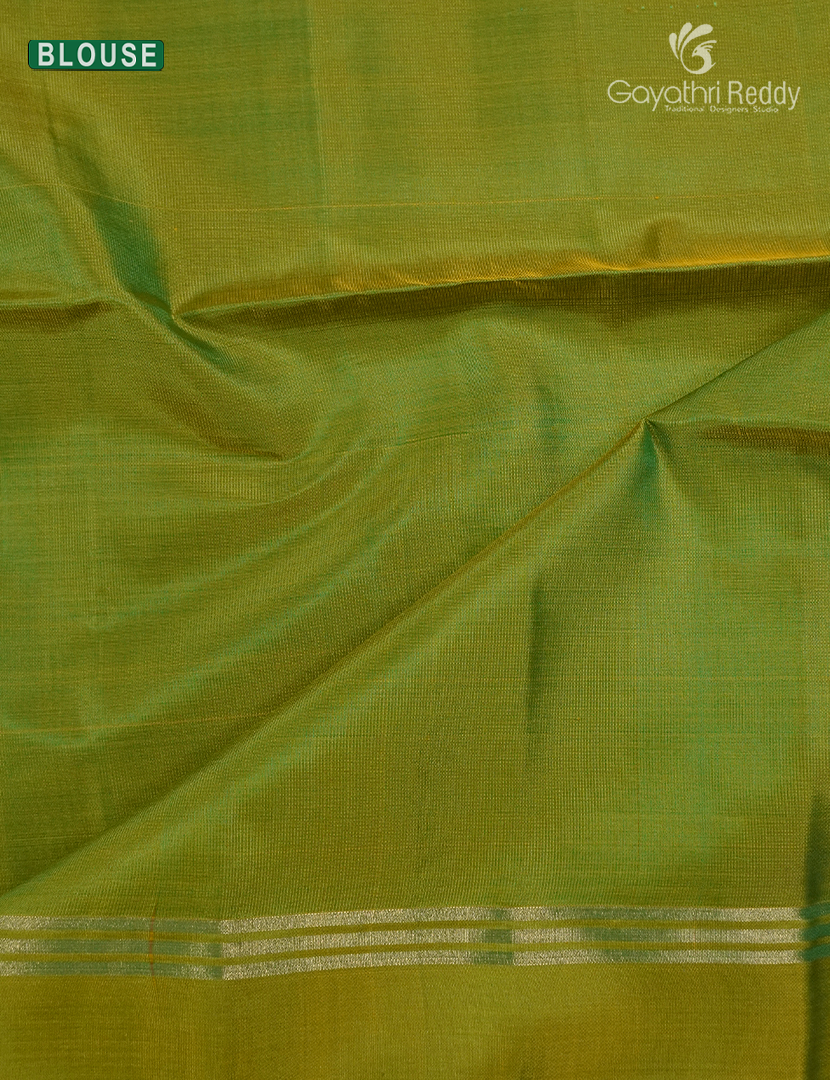 Light weight Kanchipuram Silk Saree in Rama Green