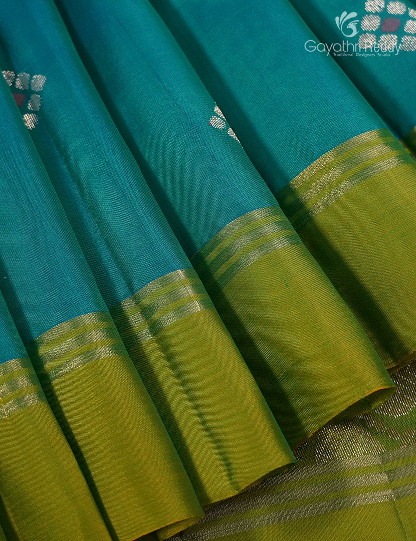 Light weight Kanchipuram Silk Saree in Rama Green