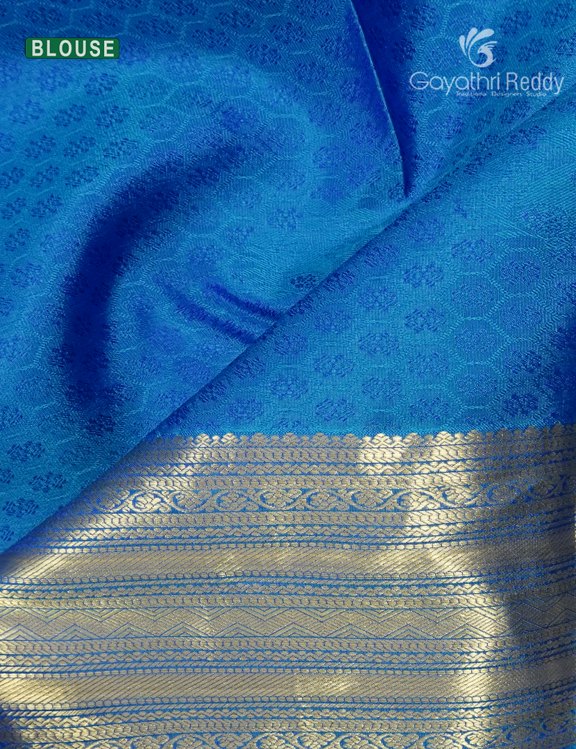 Pure Kanchipuram Silk Vintage Saree in Navy Blue and Sky Blue