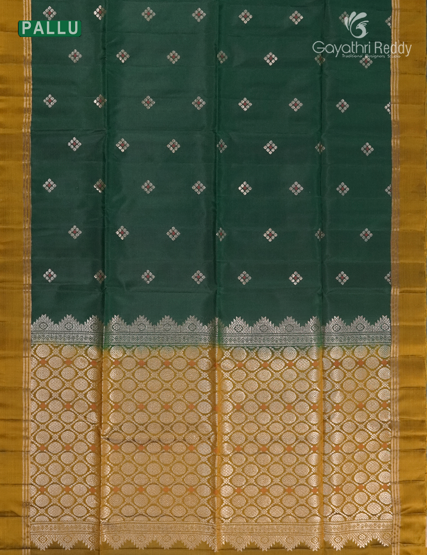 Light weight Kanchipuram Silk Saree in Deep Green and Mustard