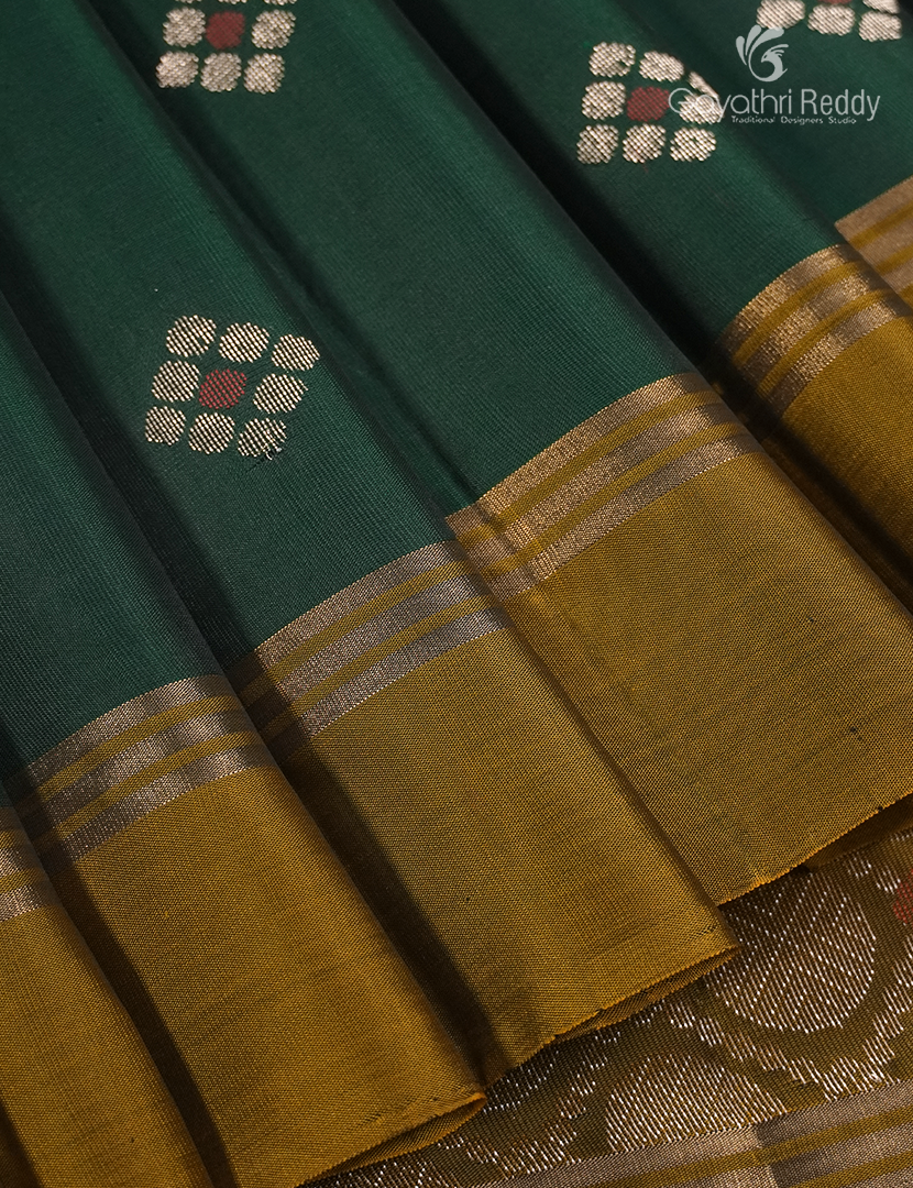 Light weight Kanchipuram Silk Saree in Deep Green and Mustard
