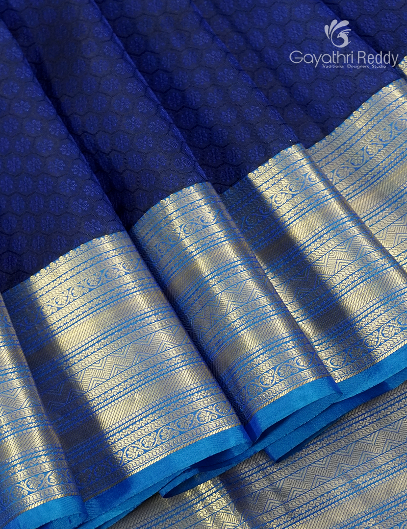 Pure Kanchipuram Silk Vintage Saree in Navy Blue and Sky Blue