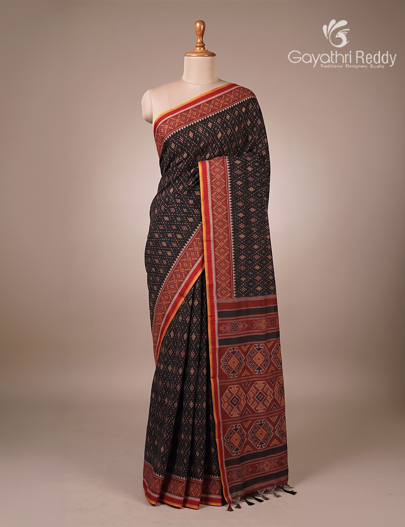 Vidharbha Cotton Saree in Black and Deep Maroon
