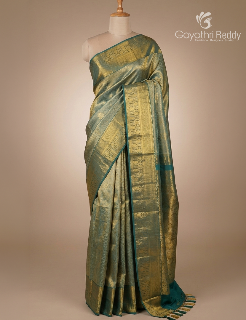 Pure  Kanchipuram Silk Saree in Mint Green and Rama Green ( Brocade Pattern )