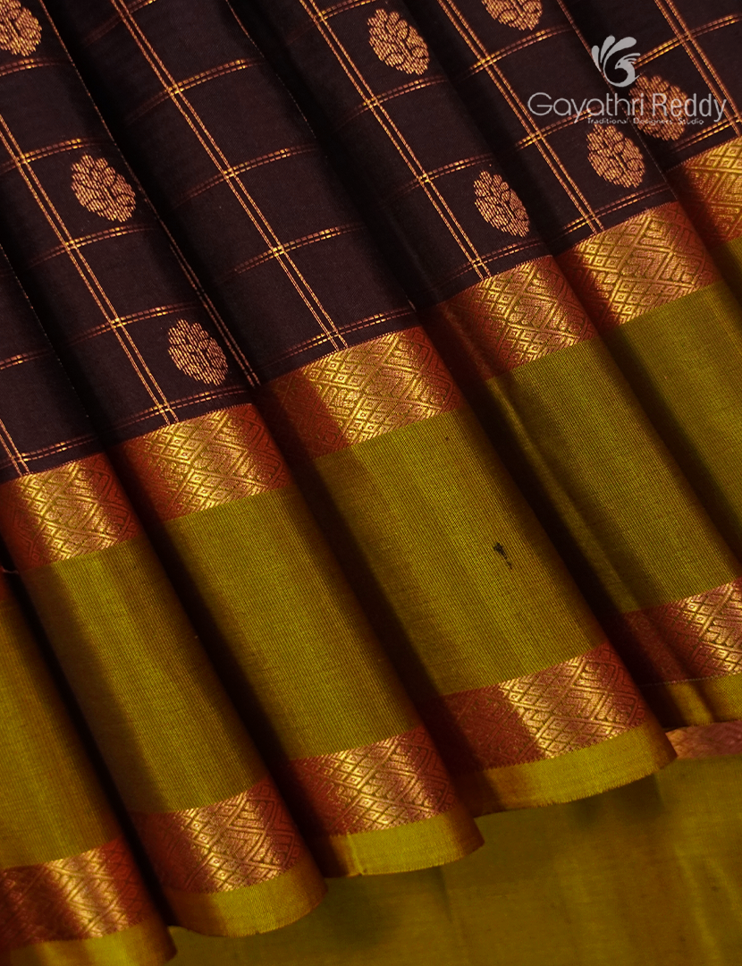 Pure Kanchipuram Vintage Silk Saree in Brown and Mehendi Green