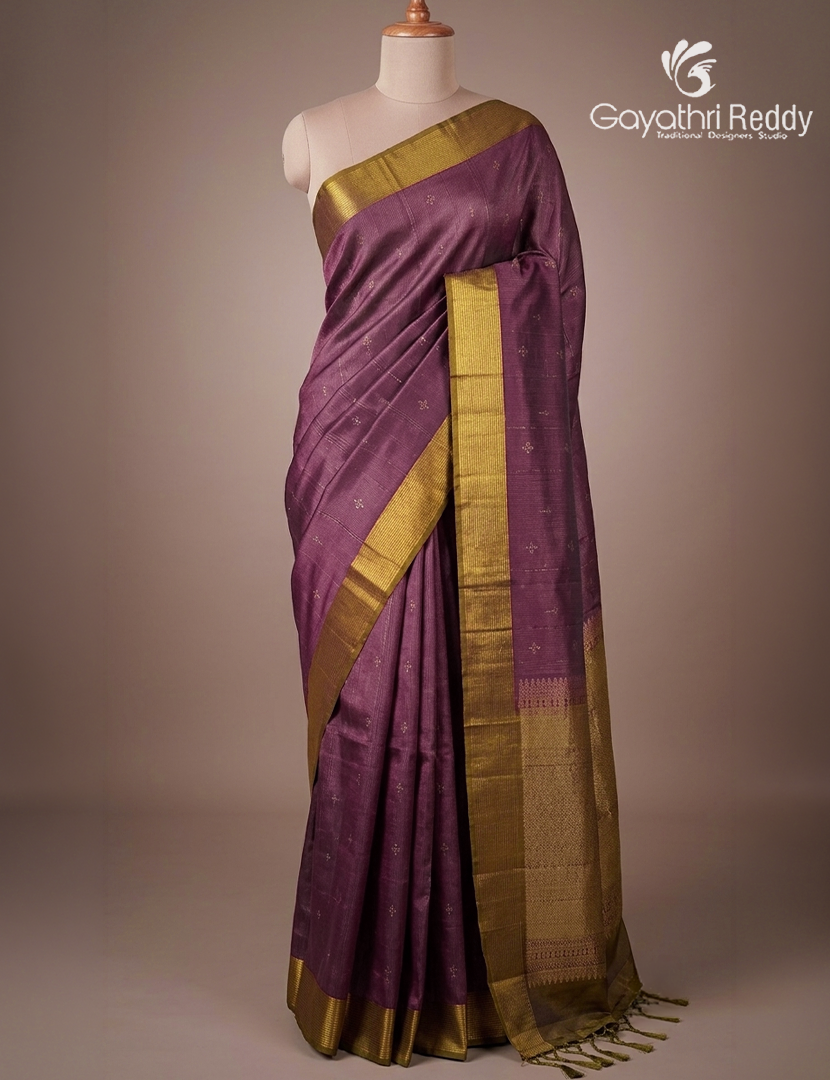 Pure  Kanchipuram Light Weight Silk Saree in Deep Onion Pink and Mehendi Green
