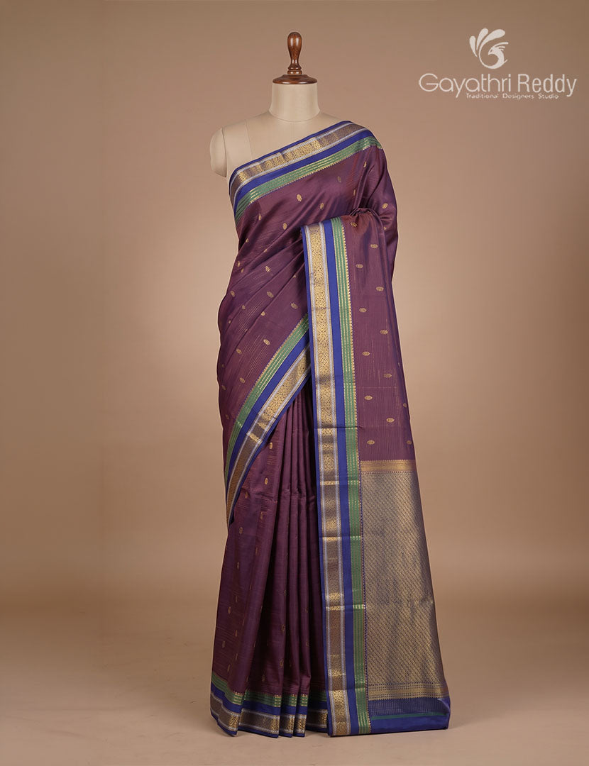 Pure Kanchipuram Silk Vintage Saree in Dual Tone of Wine  and Dark Blue