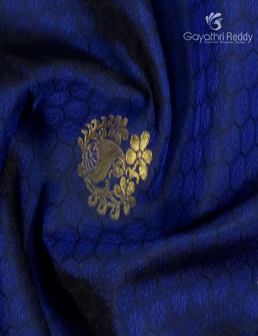 Pure Kanchipuram Silk Vintage Saree in Navy Blue and Sky Blue