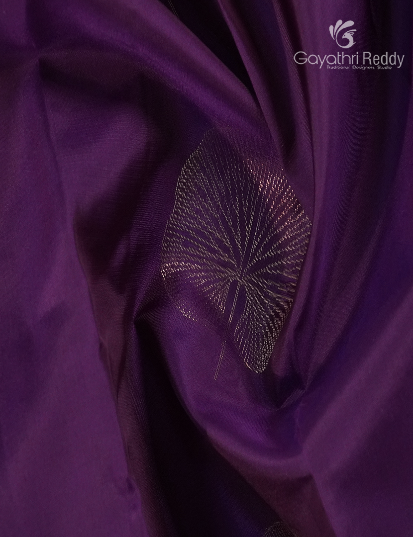 Pure Kanchipuram Silk  Saree in Deep Purple ( Butta Style )