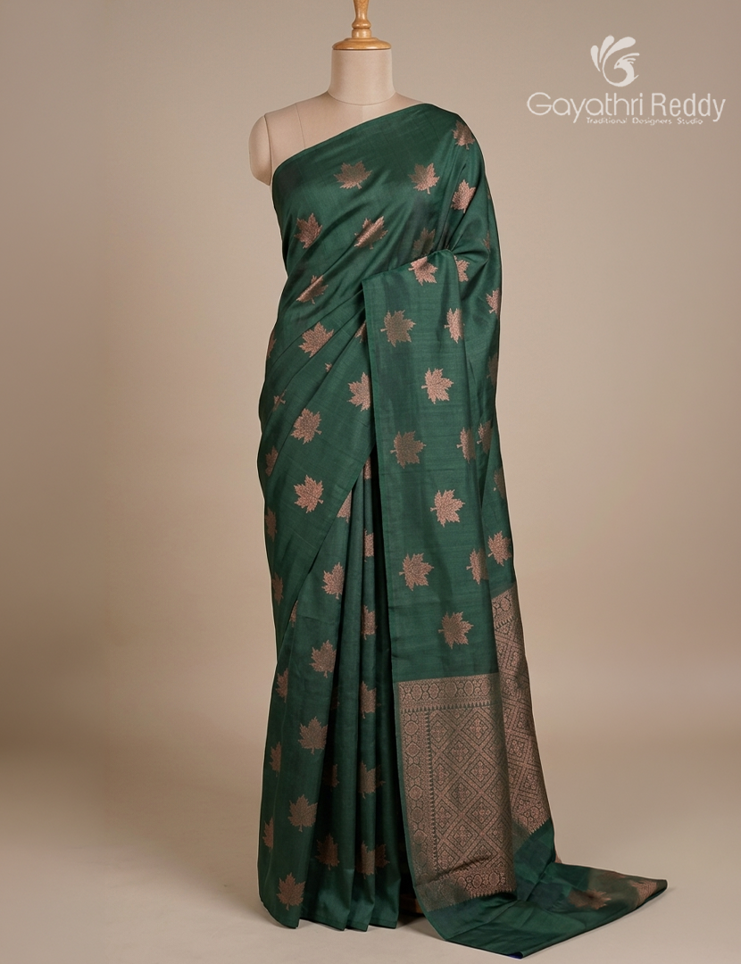 Pure Kanchipuram Silk  Saree in Sage Green (Butta Style )