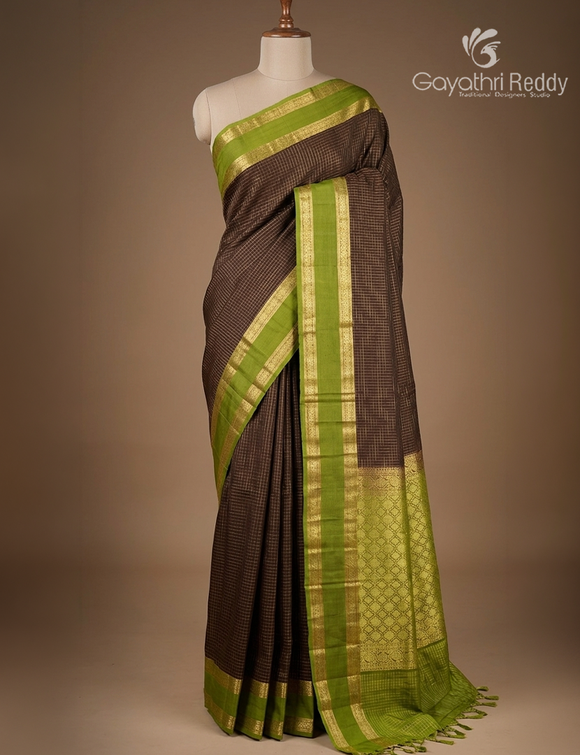 Pure Kanchipuram Vintage Silk Saree in Deep Brown and Parrot Green
