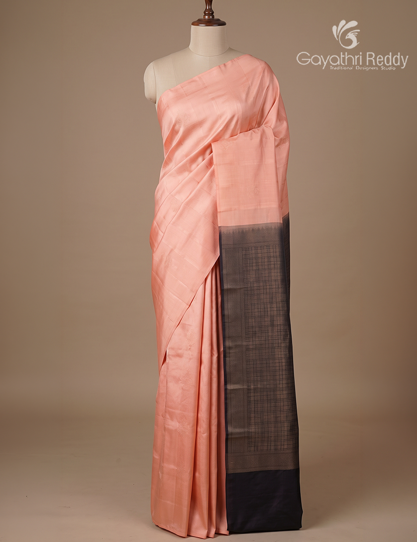 Pure Kanchipuram Silk  Saree in Peach ( Butta Style )