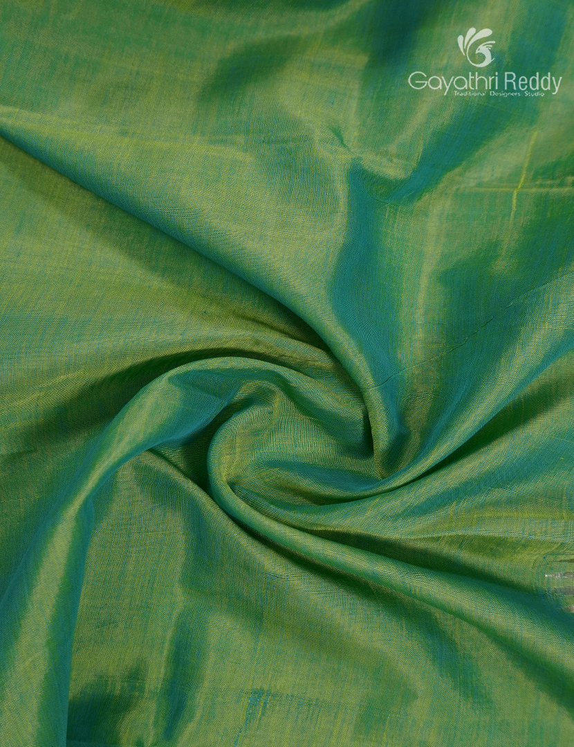 Pure Mangalagiri Langa Voni Set in Leaf Green