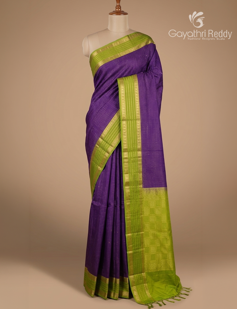 Pure Kanchipuram Vintage Silk Saree in Purple and Parrot Green