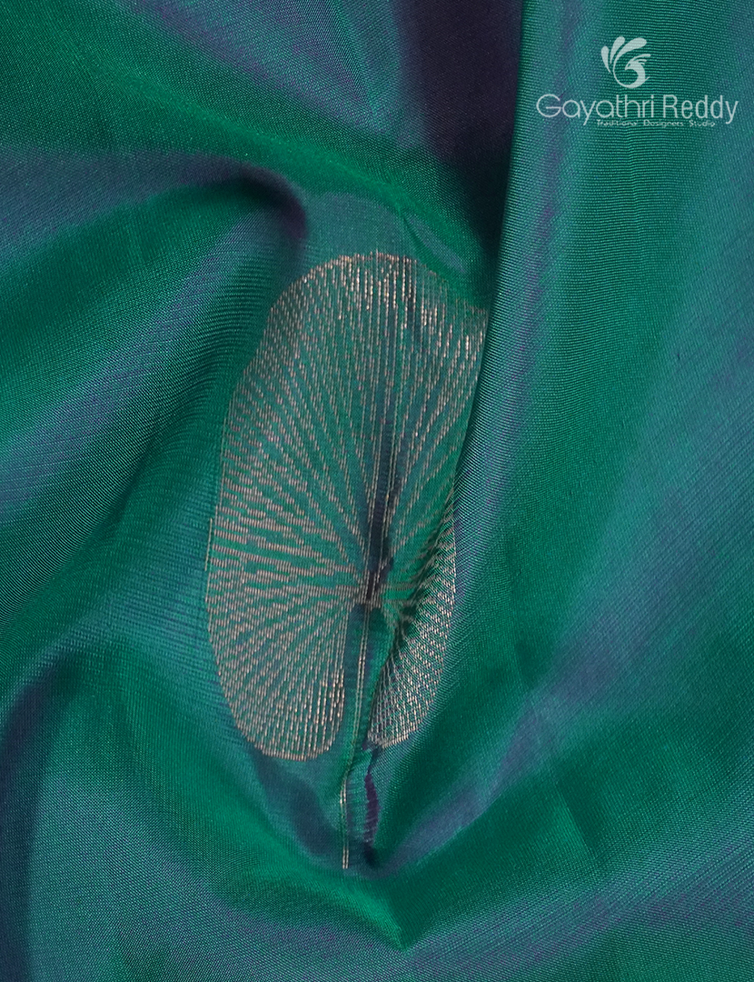 Pure Kanchipuram Silk  Saree in Sea Green (Butta Style )