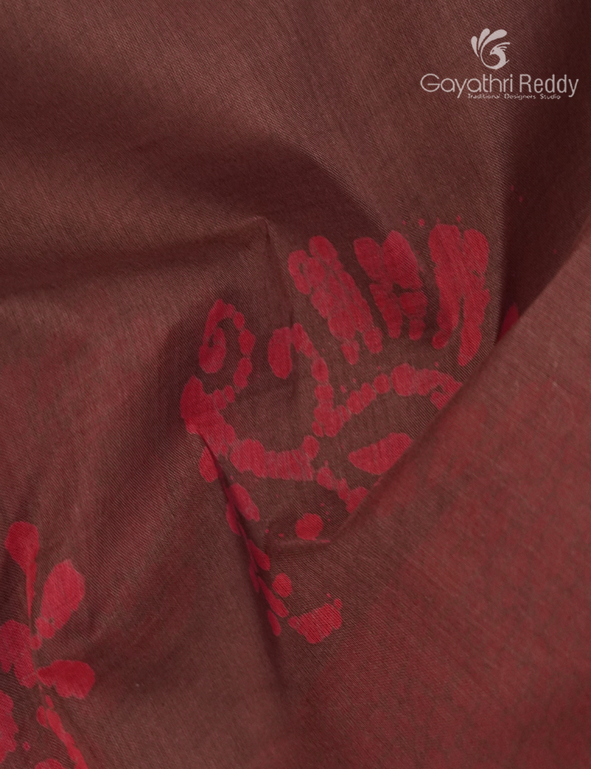 Cotton Batik Print Saree in Peach and Earthy Brown