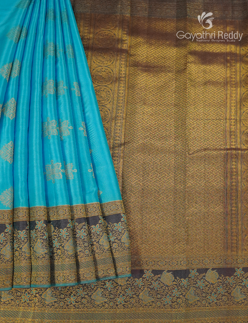 Pure  Kanchipuram Silk Saree in Blue and Peacock Blue ( Butta Pattern )