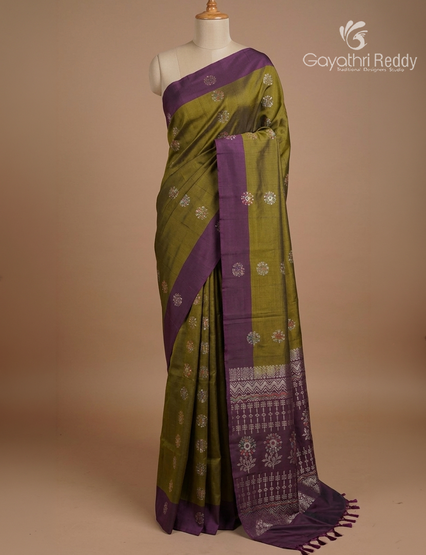 Pure Kanchipuram Soft Silk Saree in Mehendi Green and Deep Wine