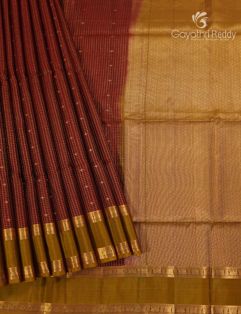 Pure Kanchipuram Vintage Silk Saree in Deep Maroon and Dry Mehendi