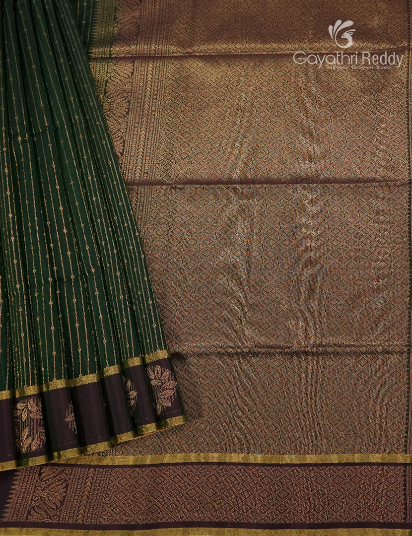 Kanchipuram Sico Saree in Bottle Green and Deep Snuff