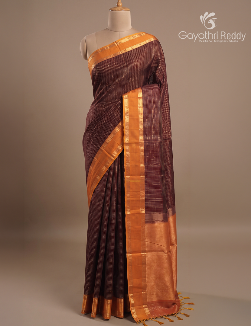 Pure Kanchipuram Vintage Silk Saree in Deep Magenta and Orange