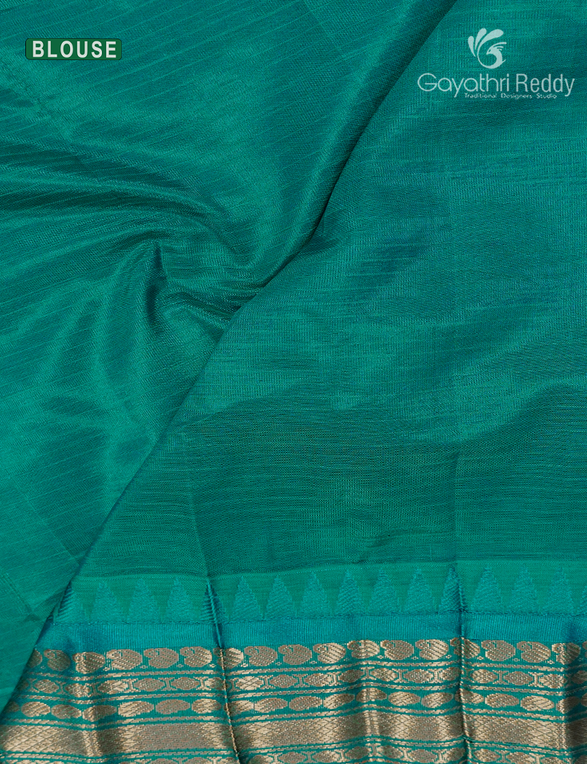 Pure Gadwal Cotton Saree in Beige and Rama Green