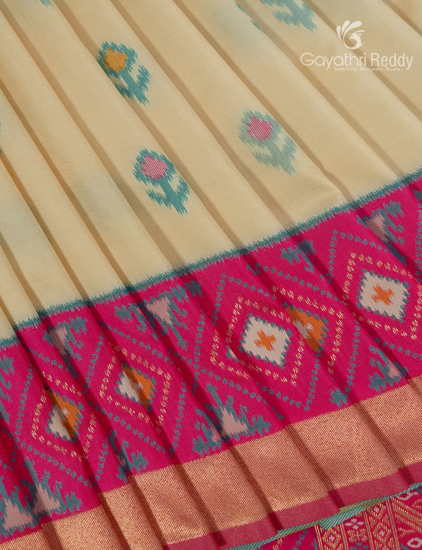 Semi Kanchipuram Art  Silk Saree in Cream and Rani Pink