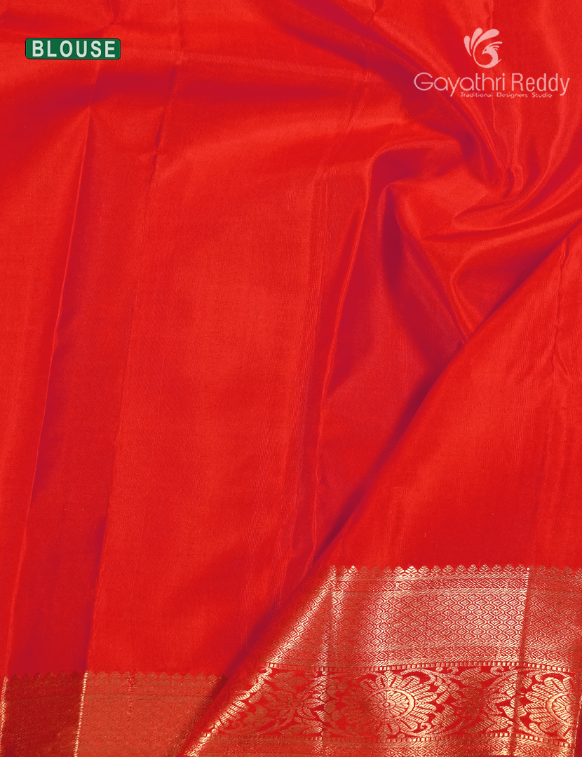 Pure Kanchipuram Silk Saree in Orange (Medium Borders )