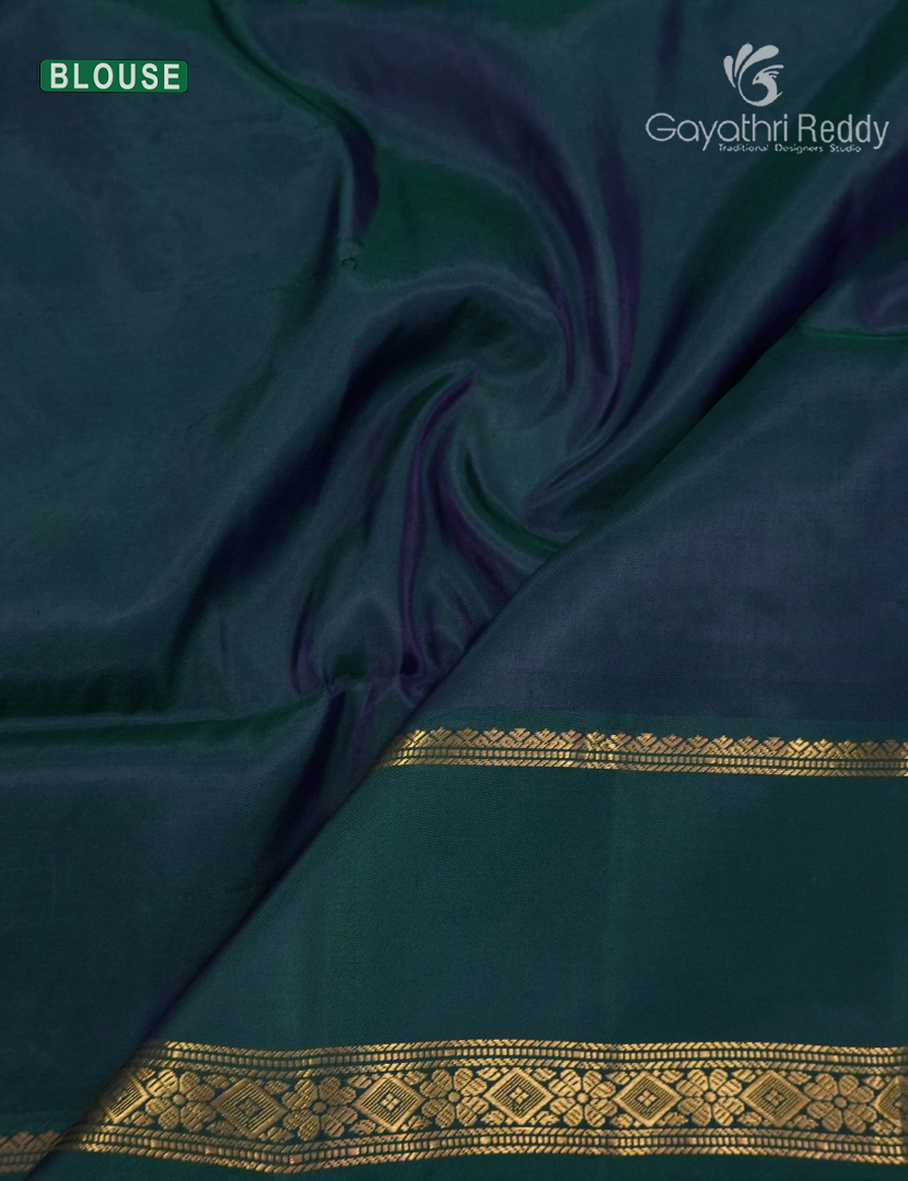 Pure  Kanchipuram Light Weight Silk Saree in Deep Violet and Deep Peacock Green